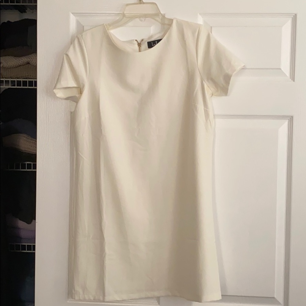 Lulu white short sleeved dress
